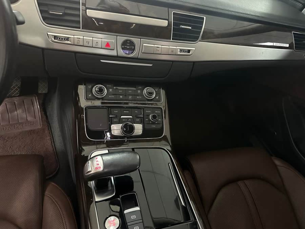 奧迪 奧迪A8  2014款 A8L 45 TFSI quattro豪華型圖片