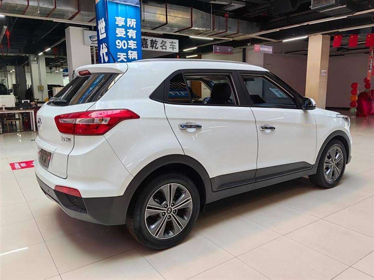 現(xiàn)代 ix25  2015款 1.6L 自動兩驅(qū)智能型GLS圖片