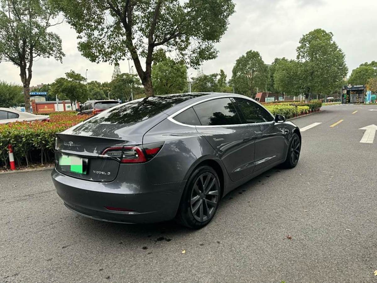 特斯拉 Model Y  2020款 改款 標(biāo)準(zhǔn)續(xù)航后驅(qū)升級(jí)版圖片