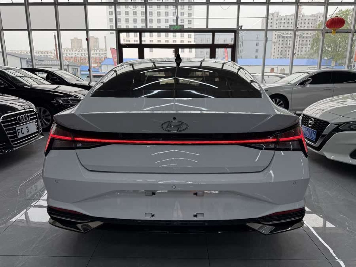 現(xiàn)代 伊蘭特  2022款 1.5L CVT LUX尊貴版圖片