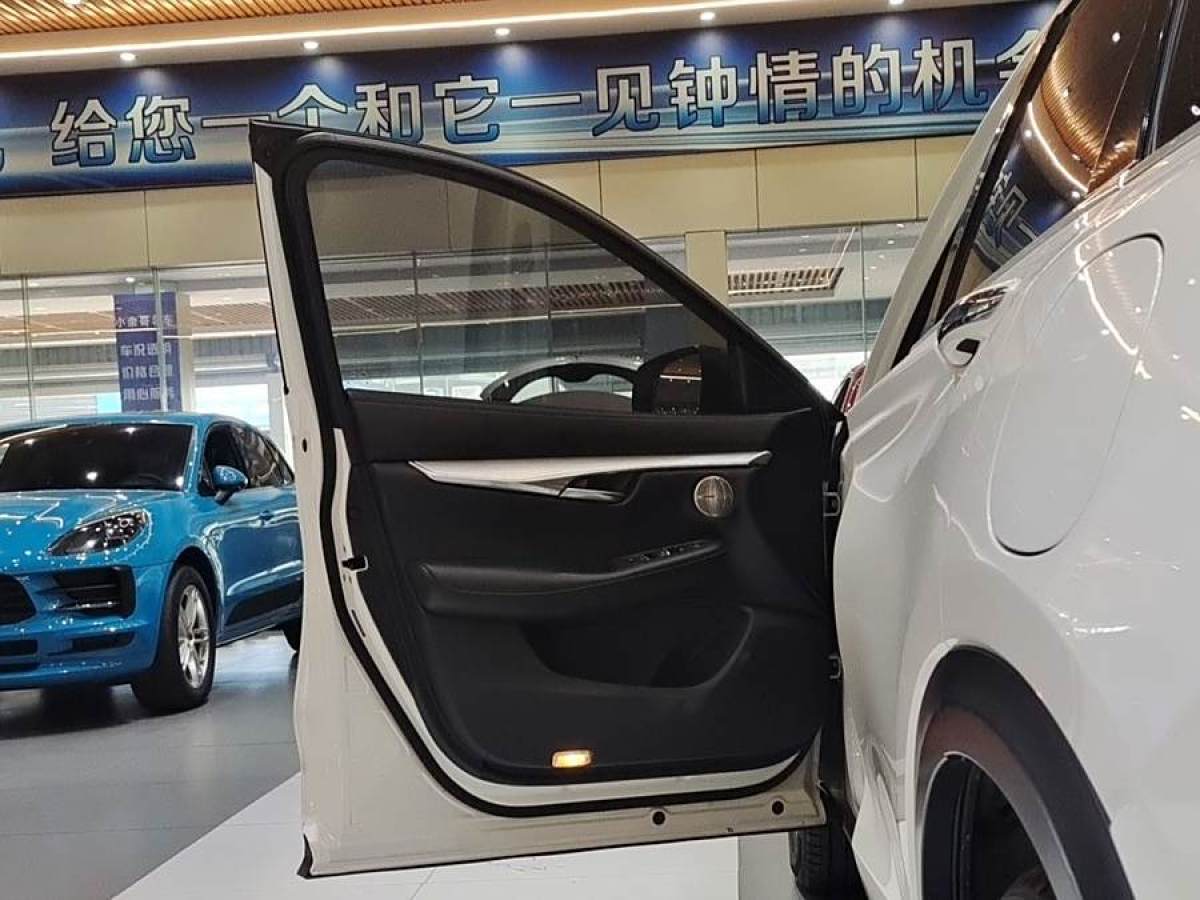 英菲尼迪 QX50  2018款 2.0T 兩驅(qū)時尚版圖片