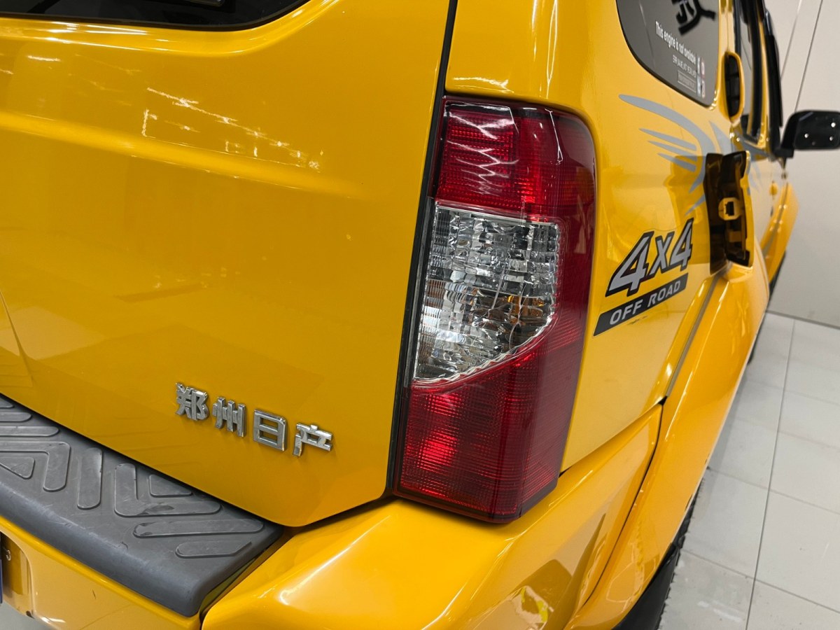 日產(chǎn) 日產(chǎn)帕拉丁  2013款 2.4L 四驅(qū)標(biāo)準(zhǔn)型 國(guó)V圖片