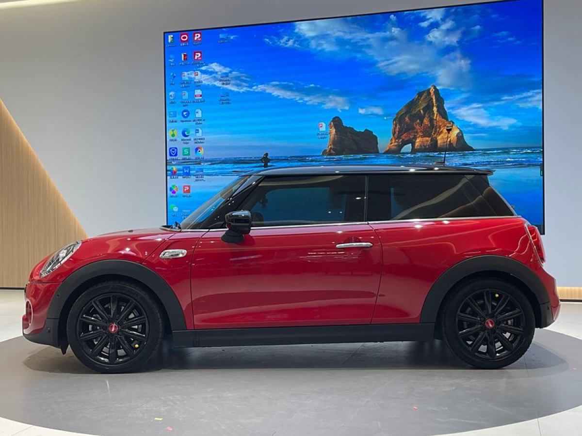 MINI MINI  2020款 2.0T COOPER S 經(jīng)典派圖片