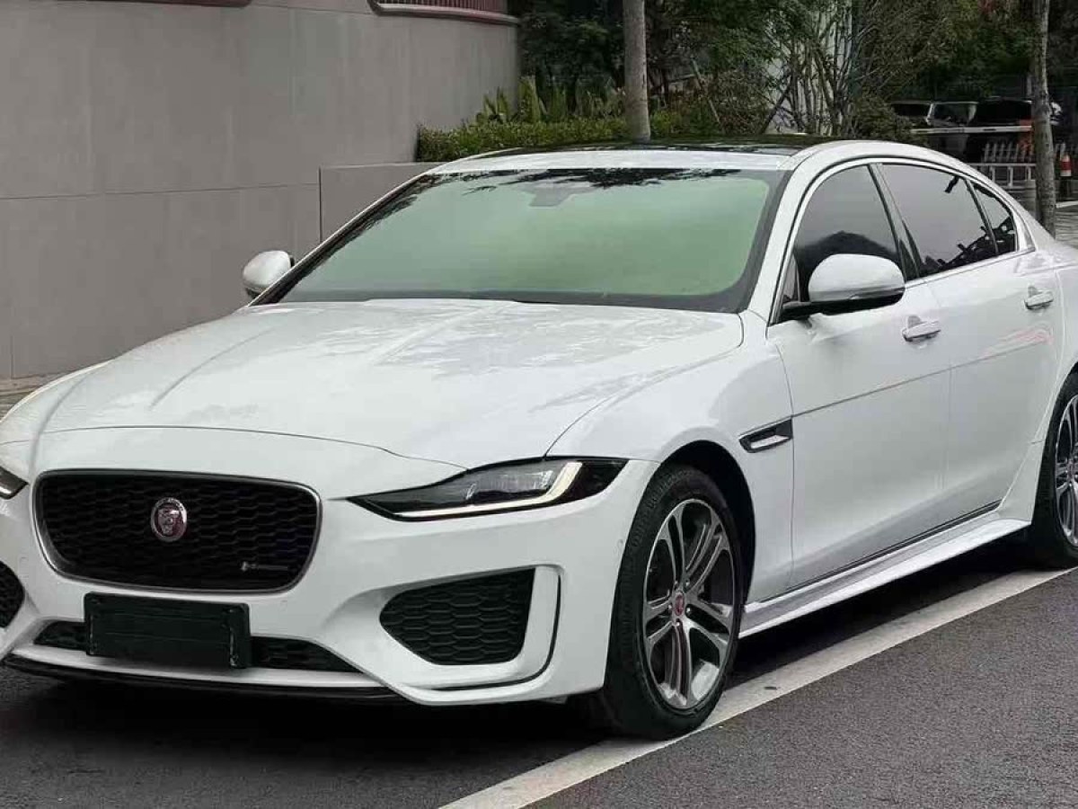 捷豹 XEL  2021款 2.0T 250PS 曜黑運(yùn)動(dòng)版圖片