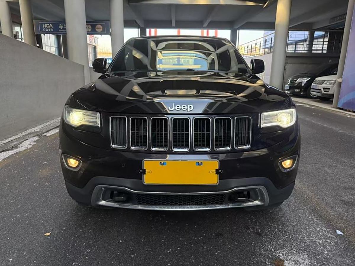 Jeep 大切諾基  2014款 3.0L 舒享導(dǎo)航版圖片