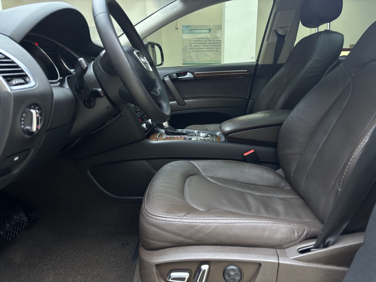 奧迪 奧迪Q7  2012款 3.0 TFSI 技術(shù)型(200kW)圖片