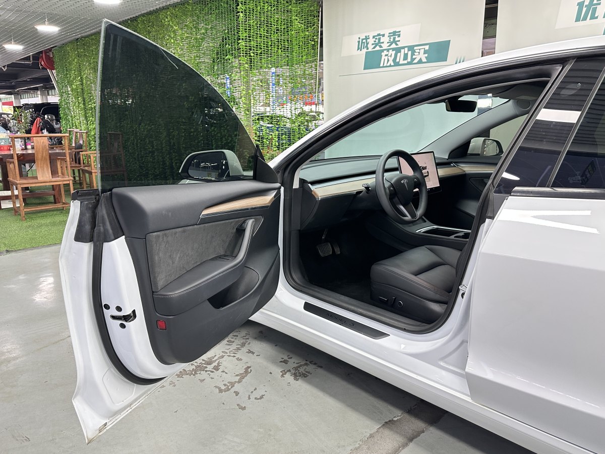 特斯拉 Model Y  2022款 改款 后輪驅(qū)動版圖片