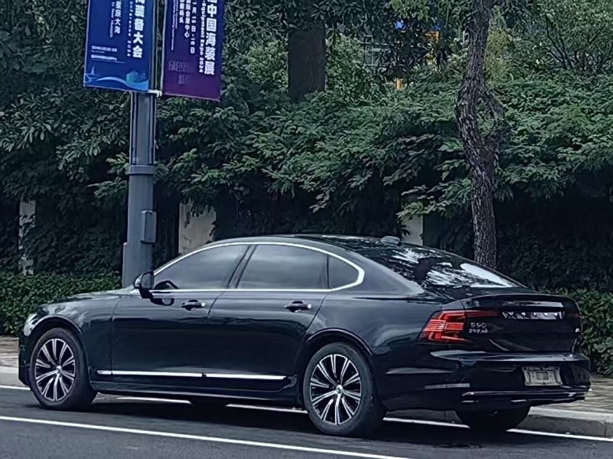 沃爾沃 S90  2021款 B5 智逸運(yùn)動版圖片