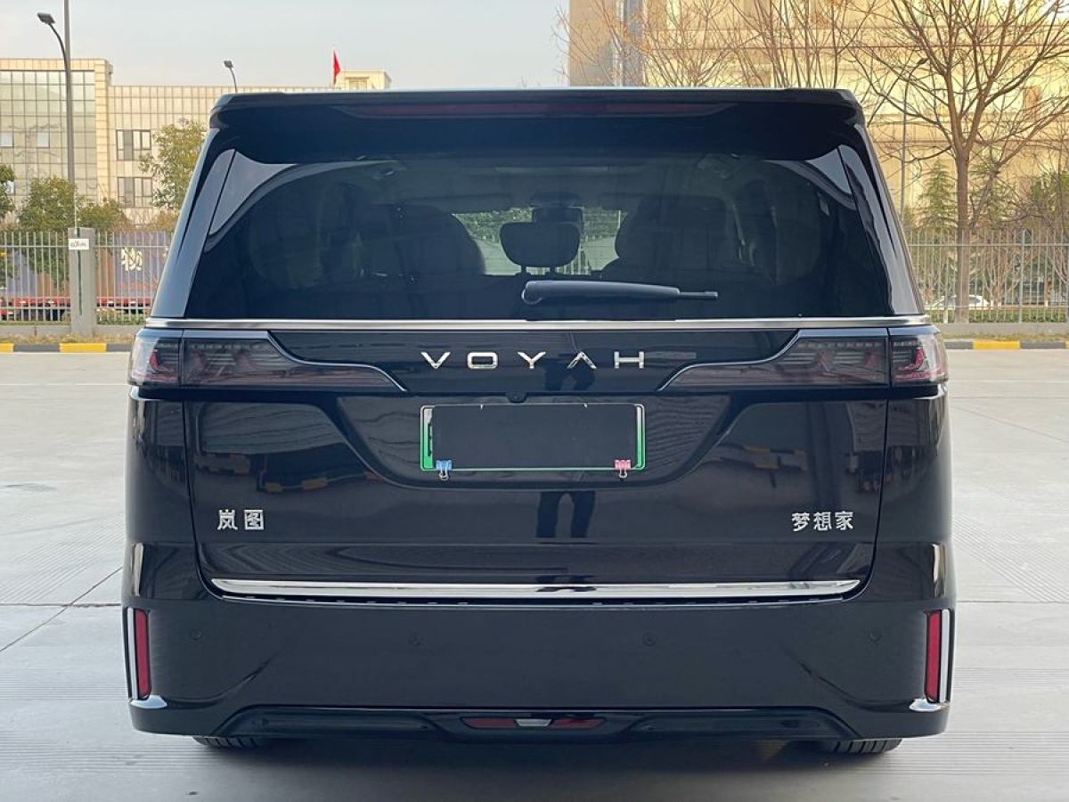 嵐圖 夢想家  2025款 PHEV 四驅(qū)尊貴鯤鵬版圖片