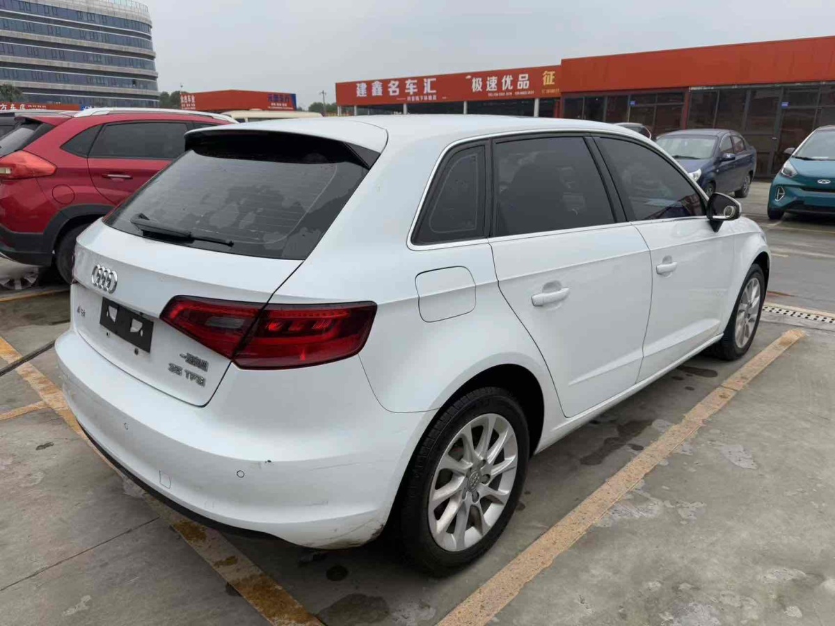 奧迪 奧迪A3  2016款 Sportback 35 TFSI 領(lǐng)英型圖片