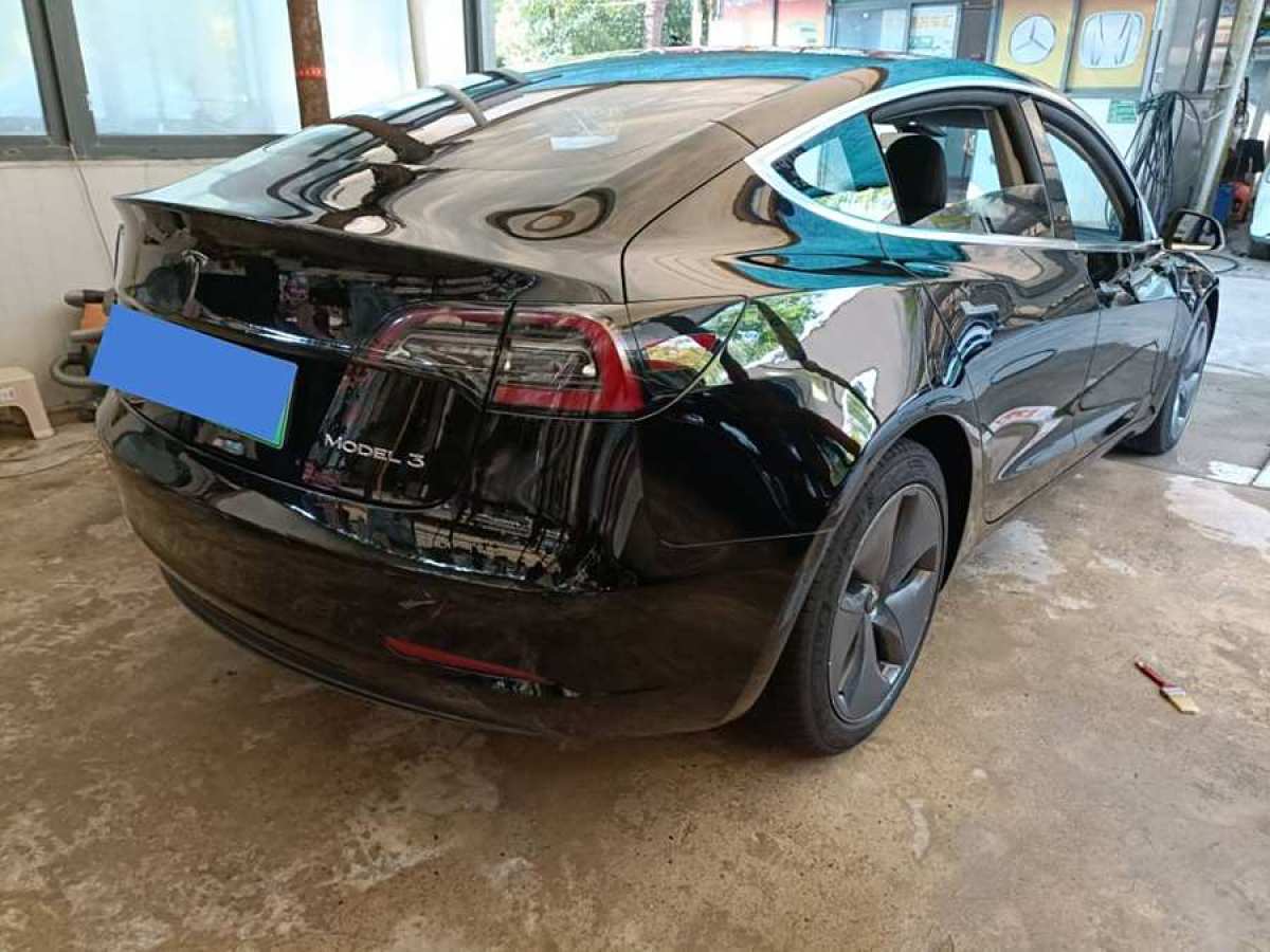 特斯拉 Model Y  2021款 改款 標(biāo)準(zhǔn)續(xù)航后驅(qū)升級(jí)版圖片