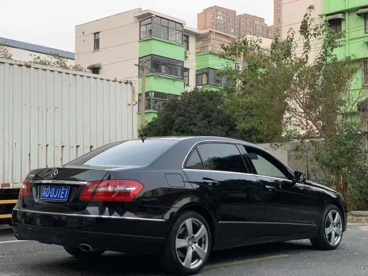 奔馳 奔馳E級  2013款 E 260 L CGI優(yōu)雅型圖片