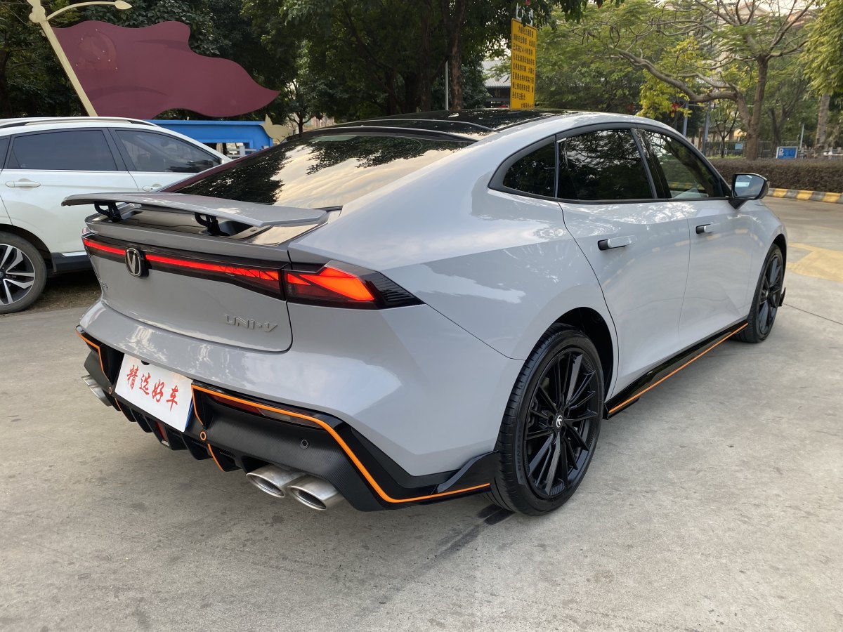 長(zhǎng)安 長(zhǎng)安UNI-V  2023款 1.5T 運(yùn)動(dòng)版圖片