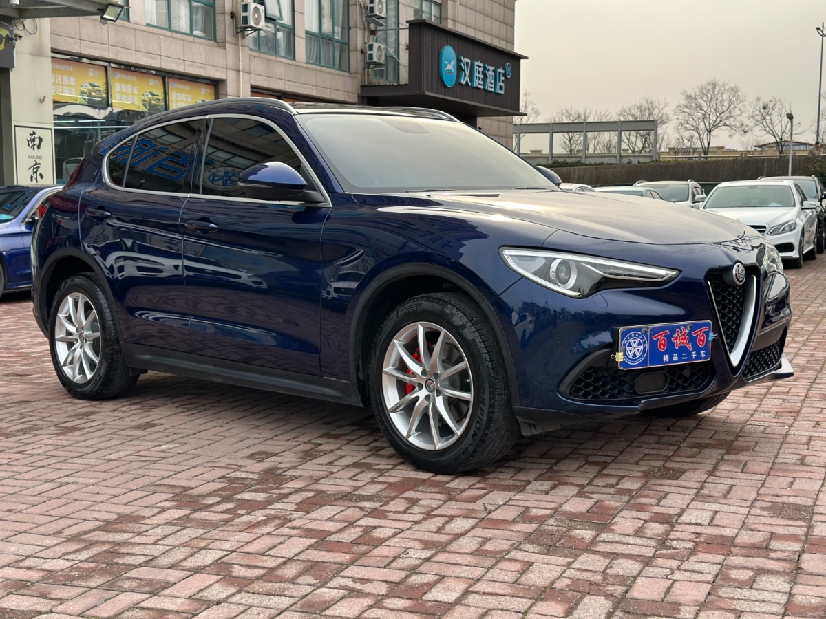 2019年5月阿尔法·罗密欧 Stelvio  2017款 2.0T 200HP 豪华版