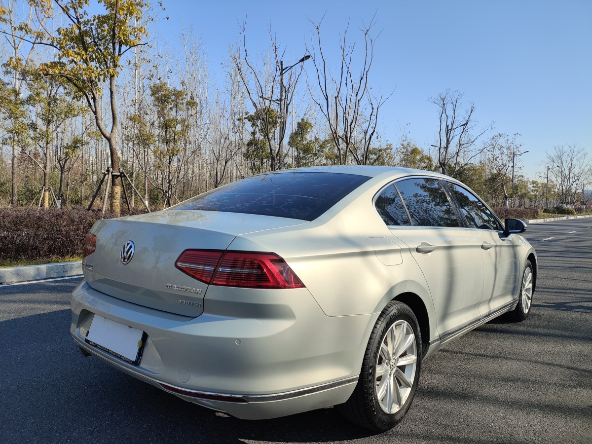 大眾 邁騰  2017款 330TSI DSG 領(lǐng)先型圖片