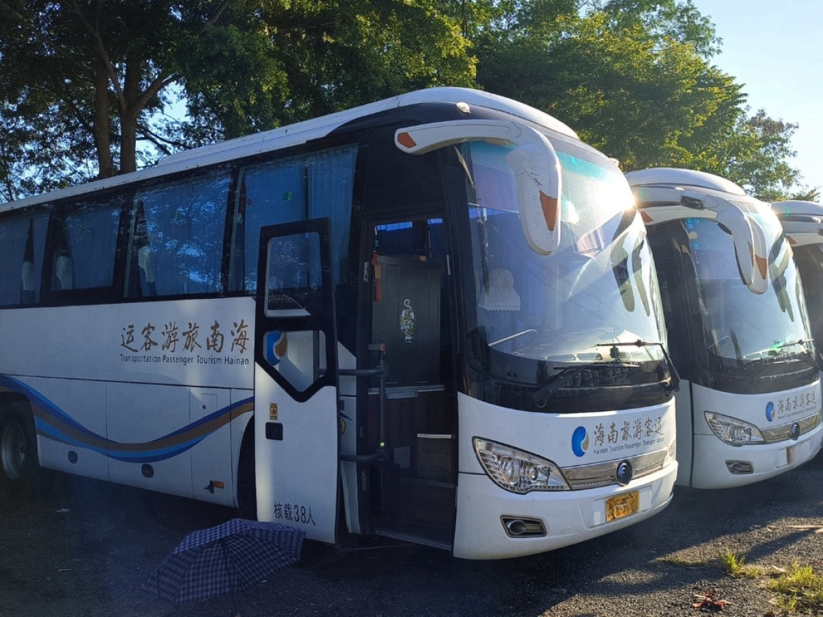 同款20臺國五38座宇通6906型旅游客車圖片