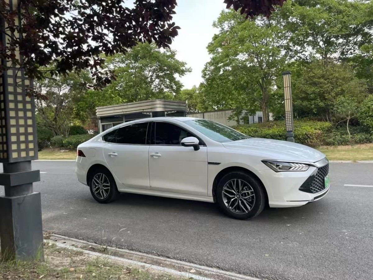 比亞迪 秦PLUS  2024款 榮耀版 DM-i 120KM超越型圖片