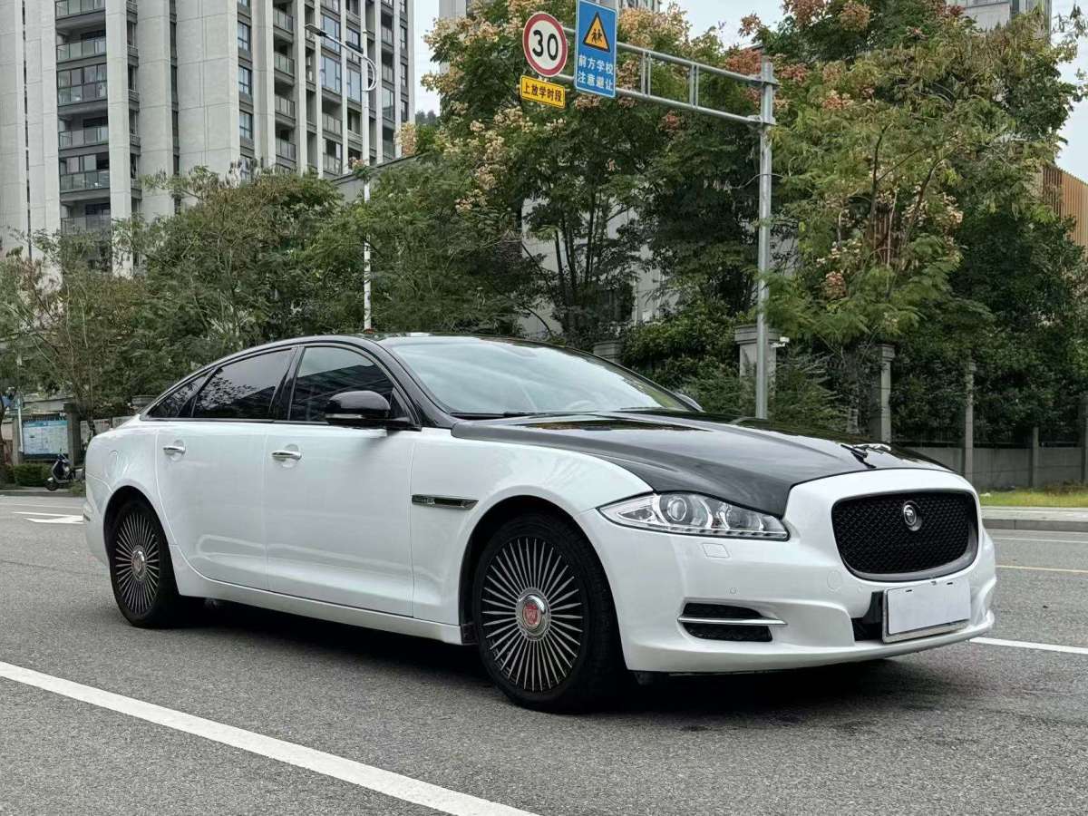 捷豹 XJ  2012款 XJL 3.0 全景商务版图片