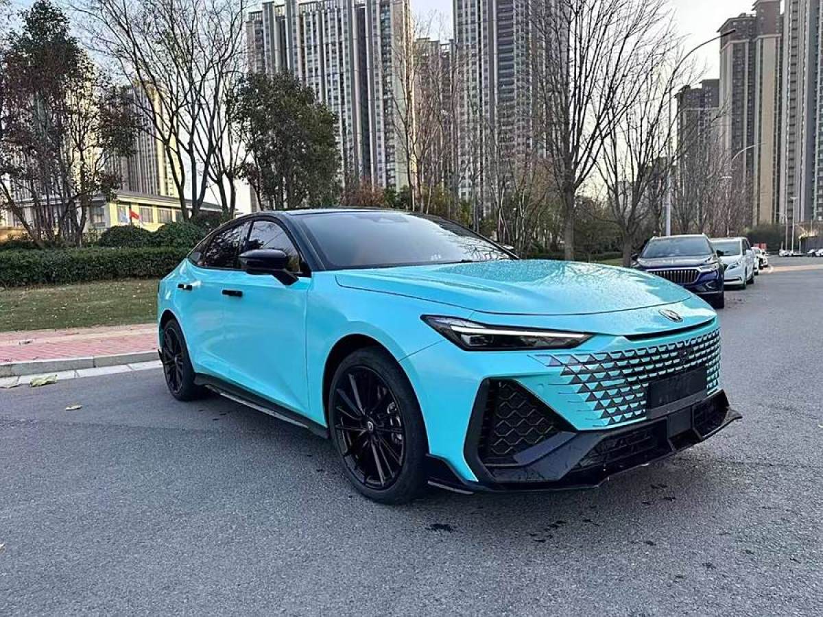 長(zhǎng)安 長(zhǎng)安UNI-V  2023款 2.0T 領(lǐng)速版圖片