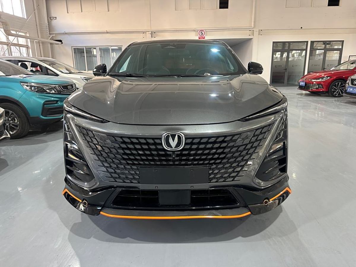 長(zhǎng)安 UNI-T  2022款 1.5T 尊貴型圖片