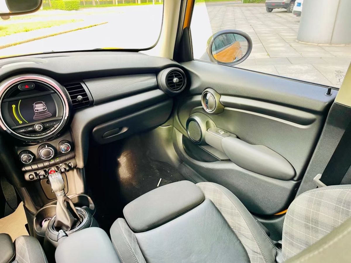 MINI MINI  2015款 1.5T COOPER Fun 五門版圖片