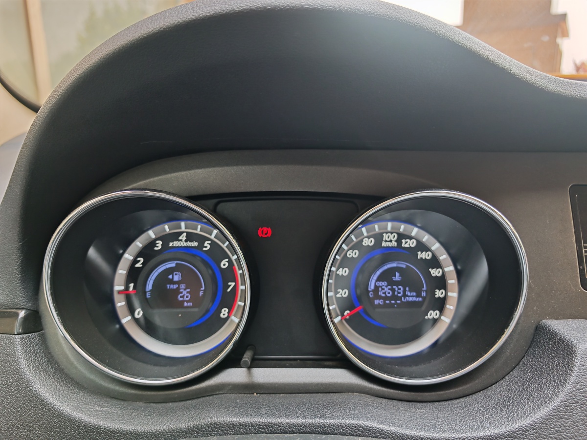 2013年9月長(zhǎng)城 C30  2010款 1.5L 手動(dòng)豪華型