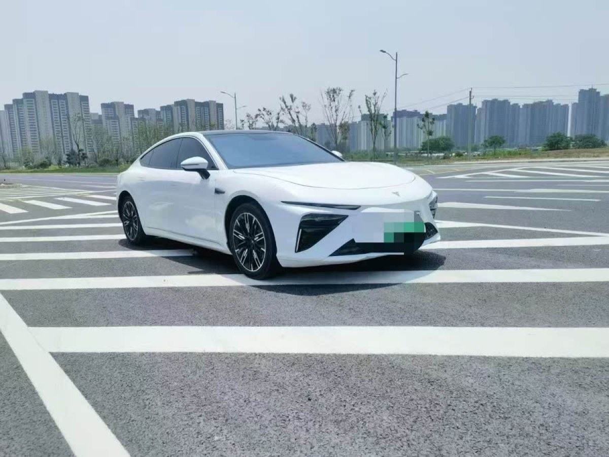 哪吒 哪吒S  2022款 增程版 1160km 后驅(qū)小版圖片