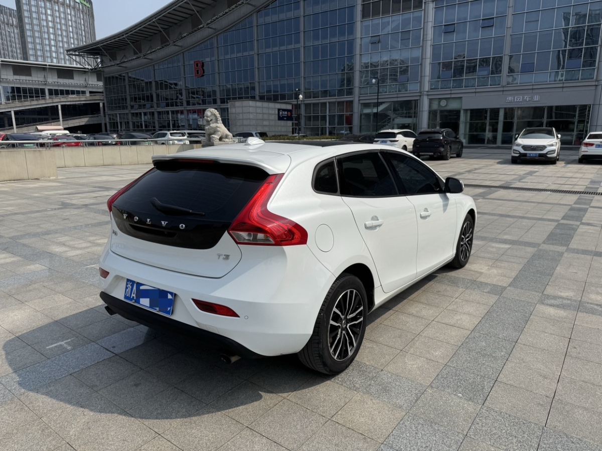 沃爾沃 V40  2019款 T3 智逸版圖片