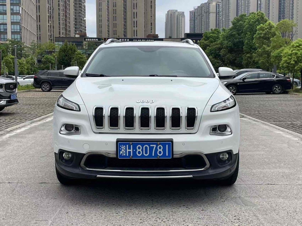 2016年11月Jeep 自由光  2016款 2.0L 優(yōu)越版