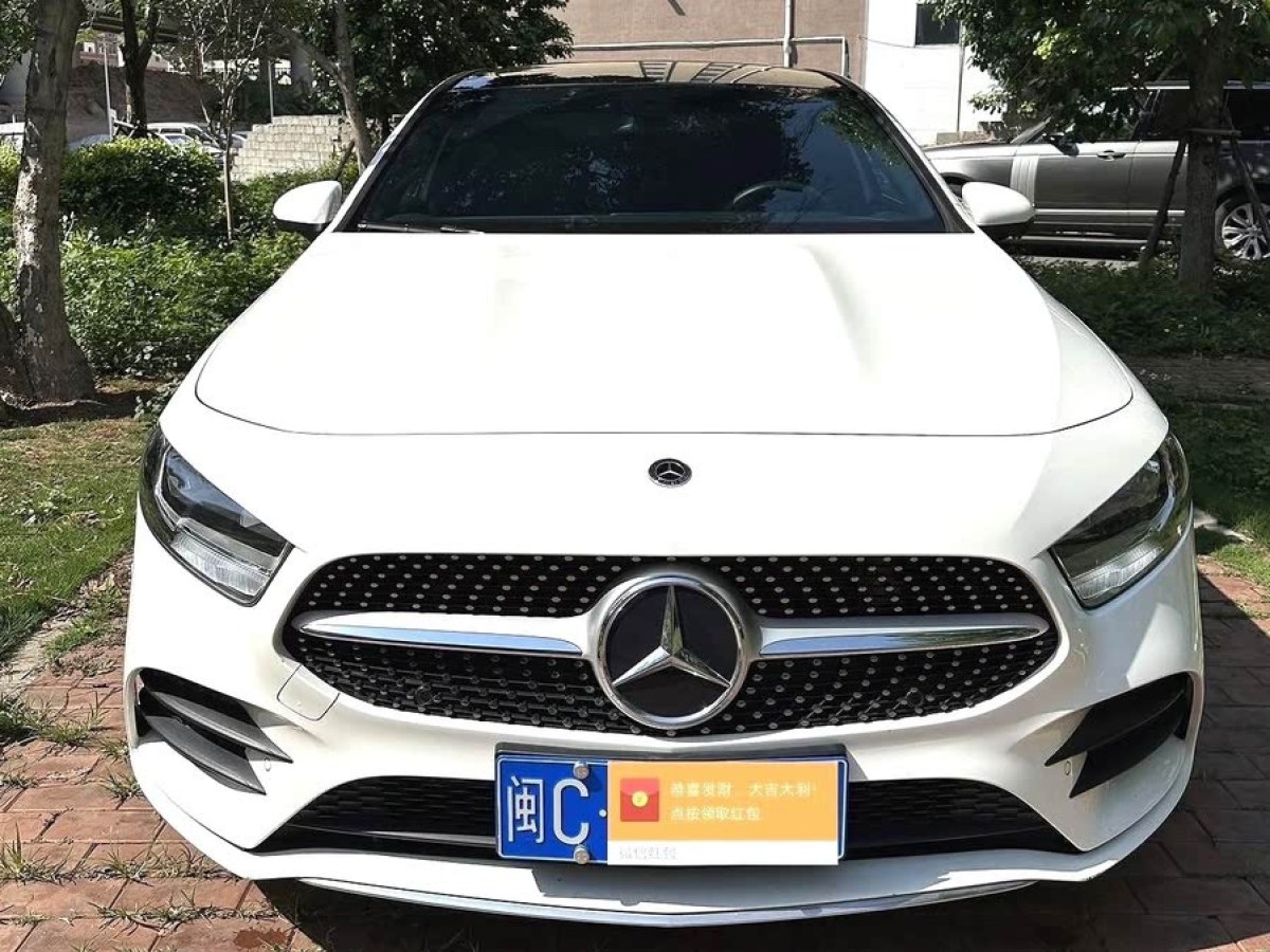 奔馳 奔馳A級  2021款 改款 A 180 L 運(yùn)動(dòng)轎車圖片