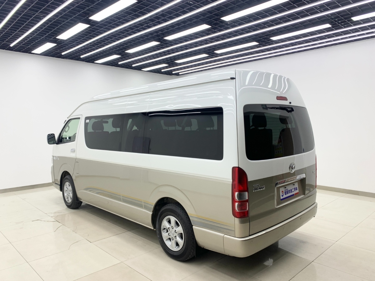 豐田 HIACE  2011款 2.7L自動標(biāo)準(zhǔn)版13座圖片