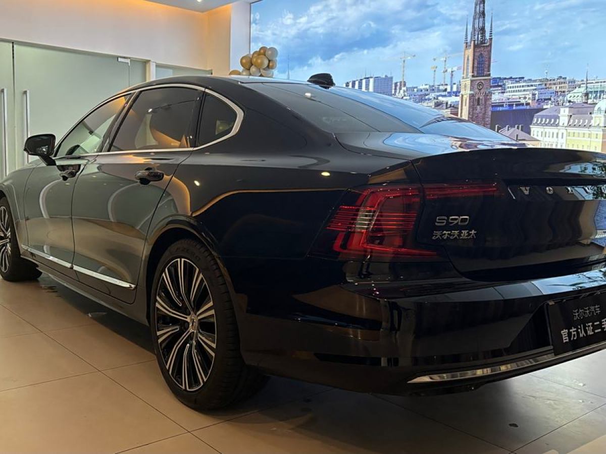 2024年1月沃爾沃 S90  2024款 B5 智遠(yuǎn)豪華版