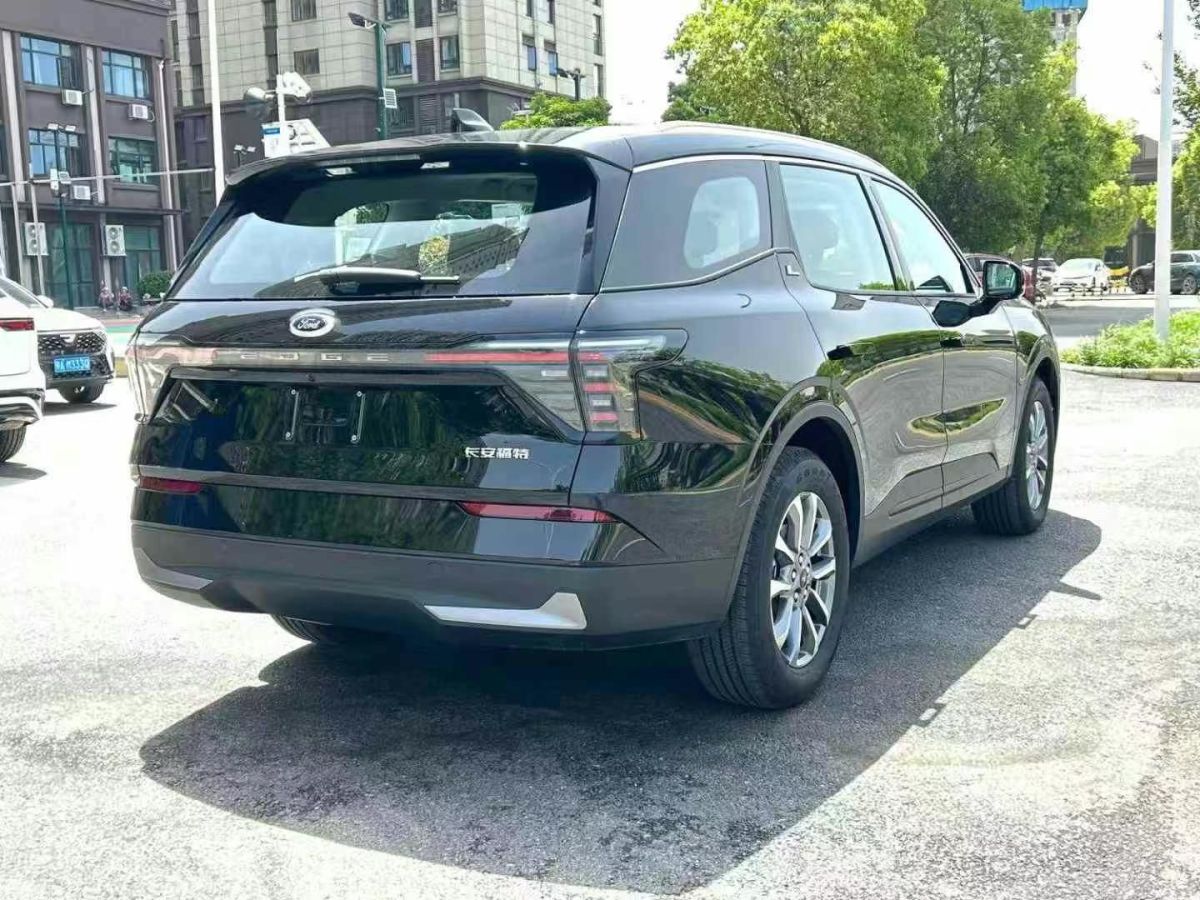 福特 銳界  2025款 銳界L 2.0T EcoBoost E混動(dòng)兩驅(qū)七座時(shí)尚型圖片