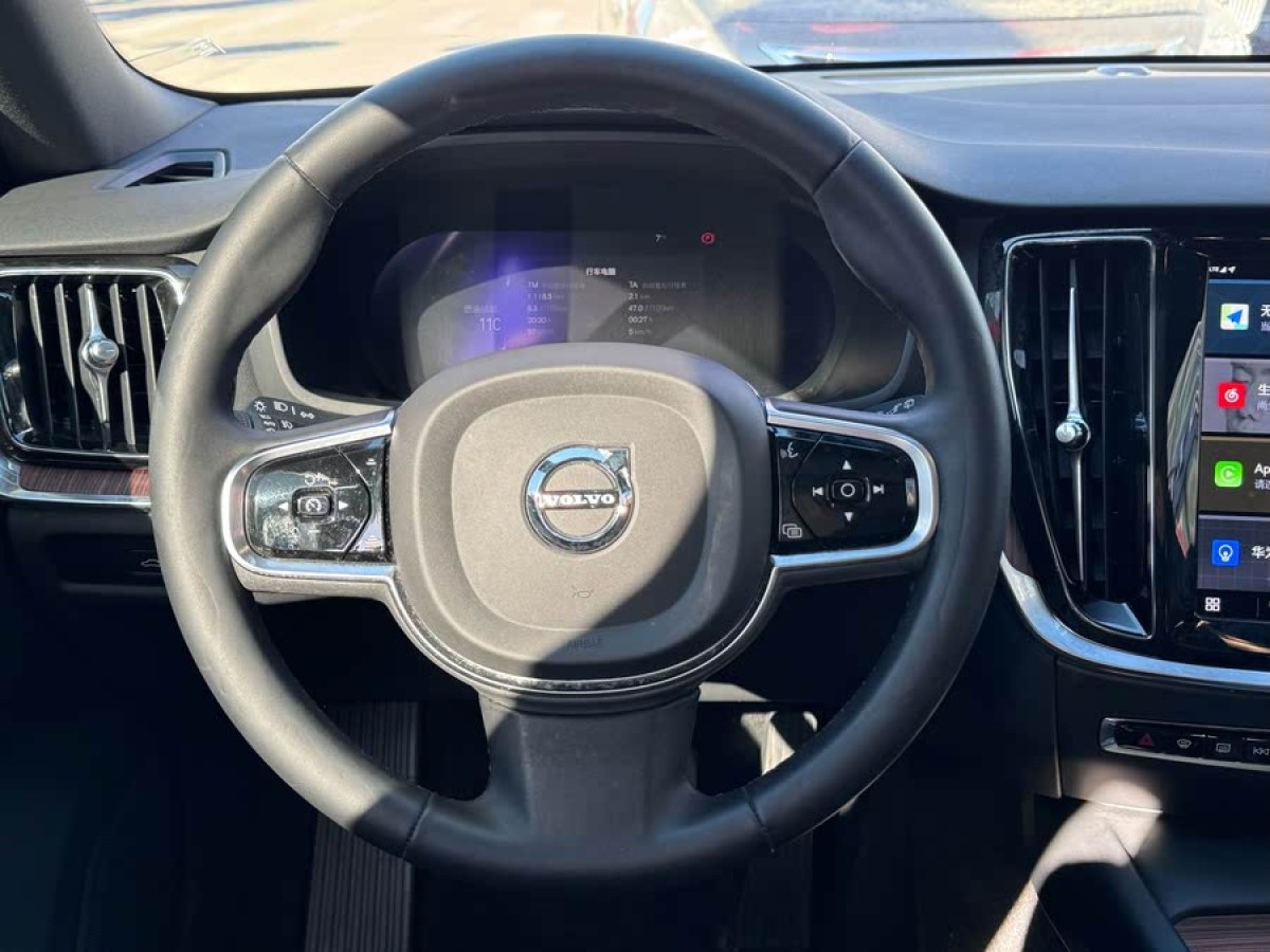 沃爾沃 V60  2023款 B5 智遠(yuǎn)豪華版圖片