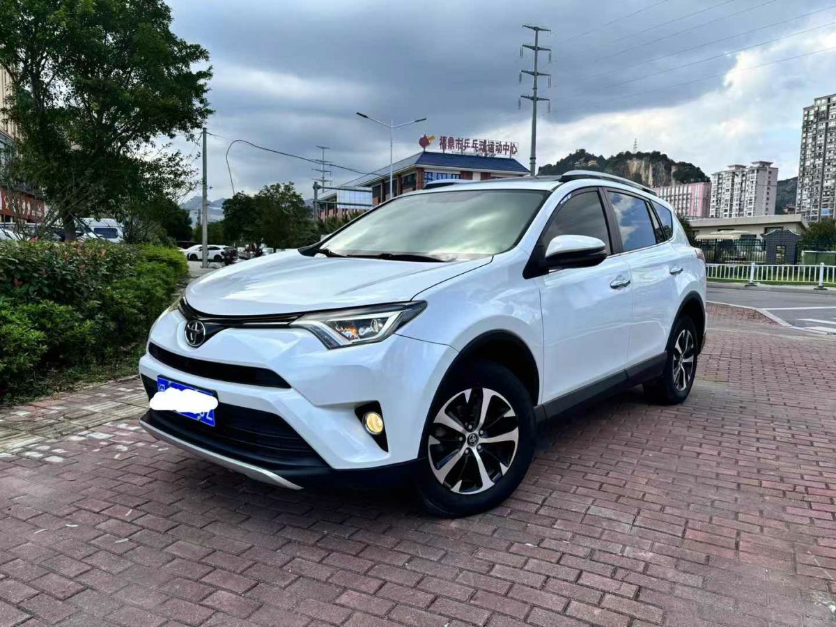 2017年1月豐田 RAV4 