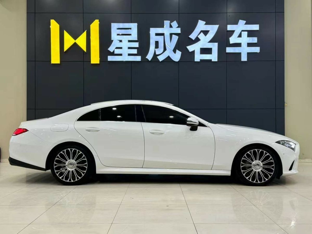 奔馳 奔馳A級(jí)  2019款  A 220 L 4MATIC 運(yùn)動(dòng)轎車圖片