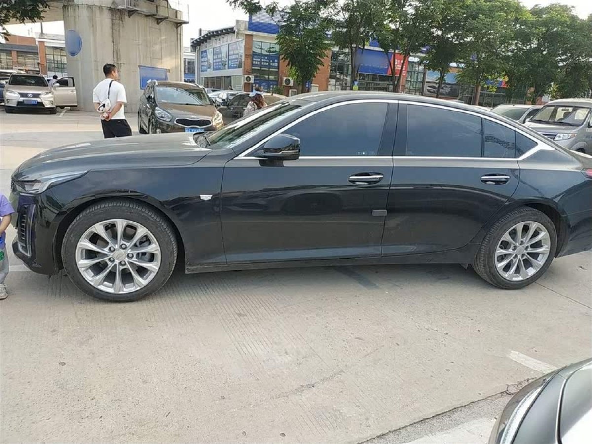 凱迪拉克 CT5  2023款 28T 豪華型（標(biāo)準(zhǔn)版）圖片