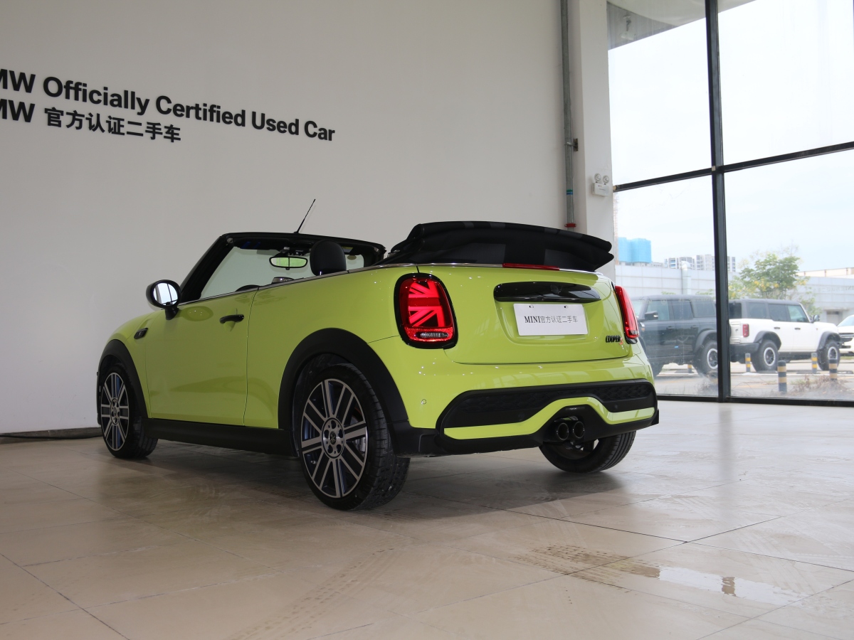 MINI MINI  2023款 2.0T COOPER S CABRIO 艺术家图片