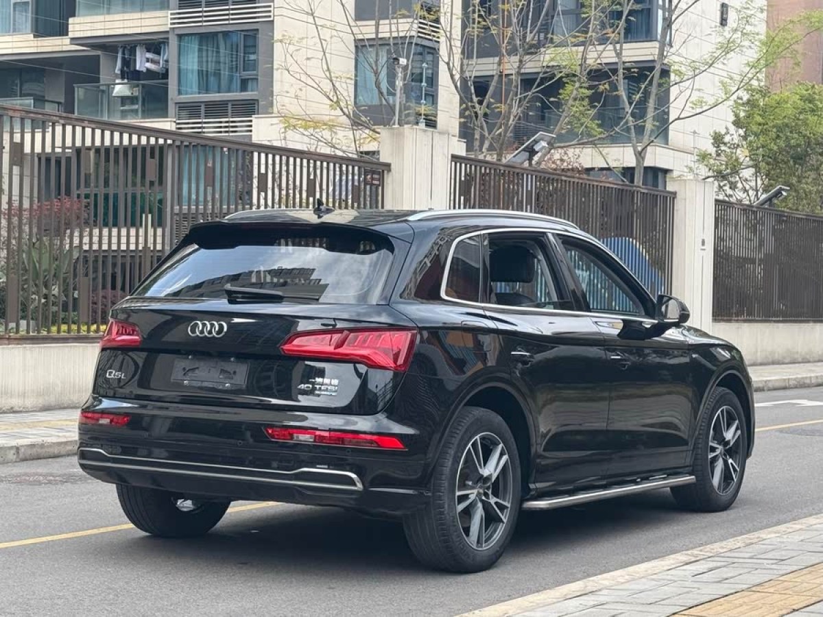 奧迪 奧迪Q5L  2018款  40 TFSI 榮享時(shí)尚型 國(guó)VI圖片