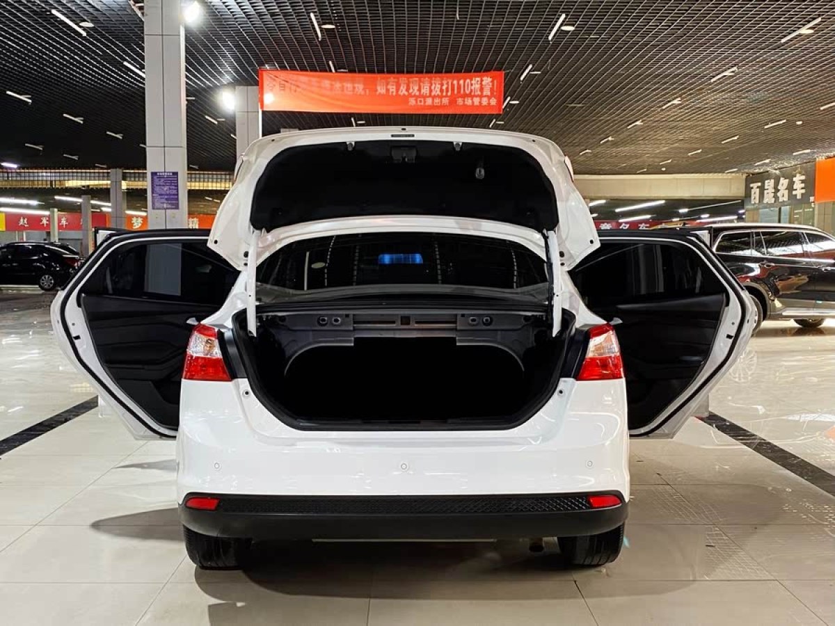 福特 ?？怂? 2012款 三廂 1.6L 自動風(fēng)尚型圖片