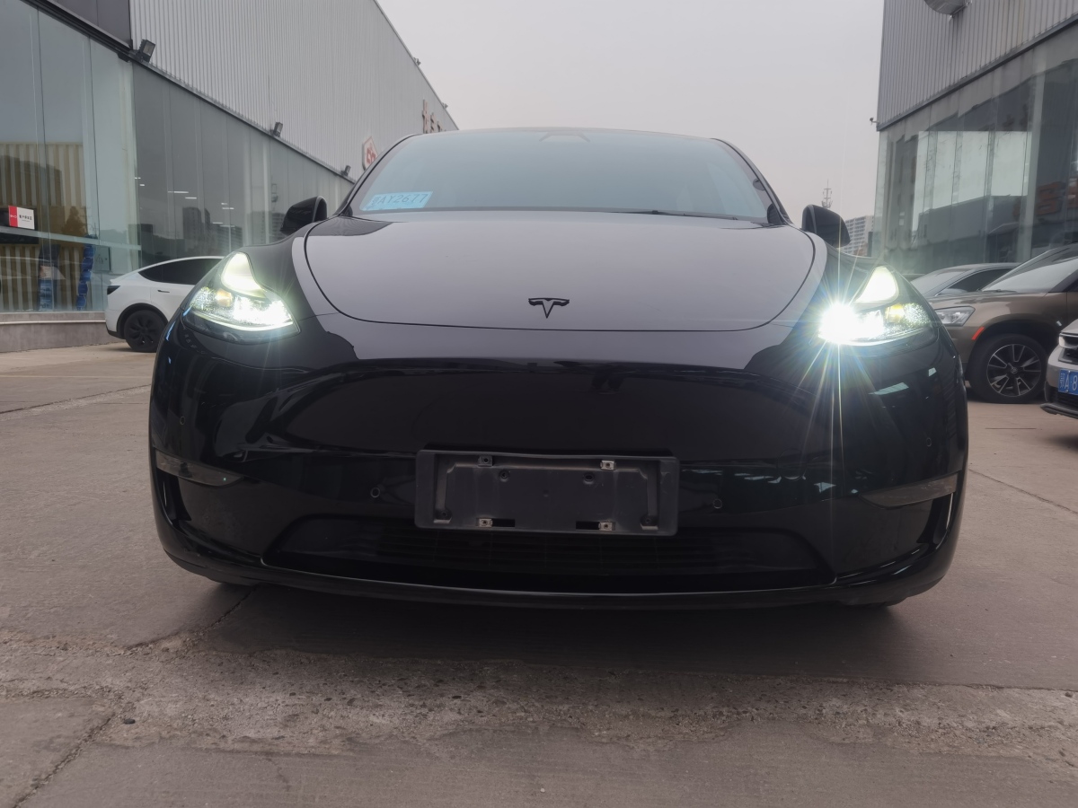 特斯拉 Model 3  2021款 改款 標(biāo)準(zhǔn)續(xù)航后驅(qū)升級版圖片