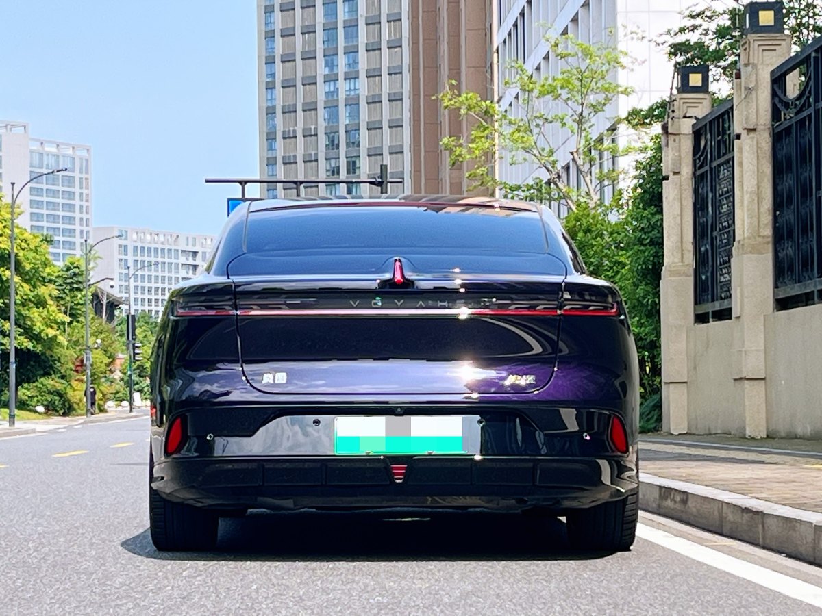 嵐圖 嵐圖追光  2024款 PHEV 四驅(qū)超長(zhǎng)續(xù)航旗艦版圖片