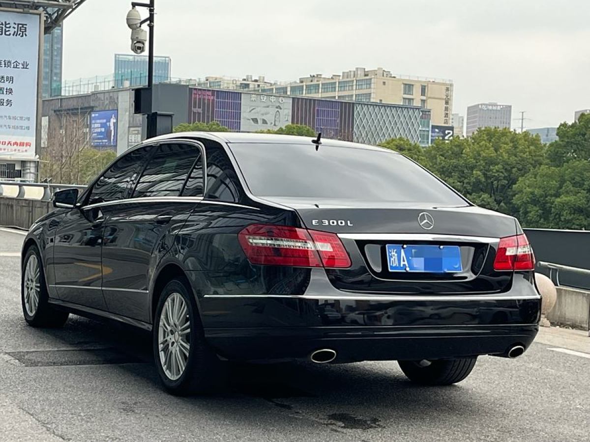 奔馳 奔馳E級  2012款 E 300 L 優(yōu)雅型圖片