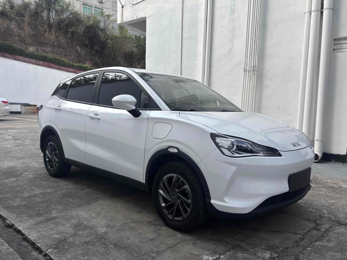 哪吒 哪吒V  2021款 標準續(xù)航娛樂版圖片