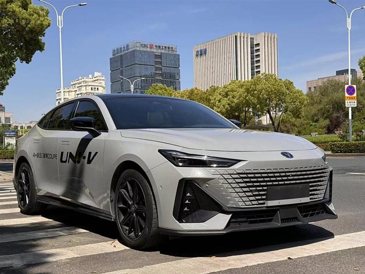 2022年3月長(zhǎng)安 長(zhǎng)安UNI-V  2022款 1.5T 卓越型