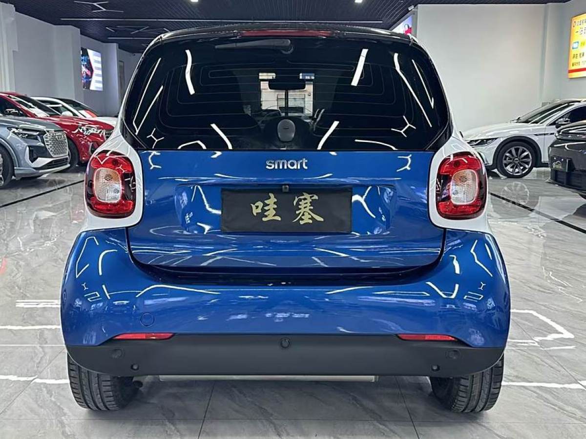 smart fortwo  2019款 0.9T 66千瓦硬頂動(dòng)擎版 國VI圖片