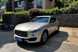 Levante 瑪莎拉蒂 3.0T 350Hp 標(biāo)準(zhǔn)版 國(guó)VI