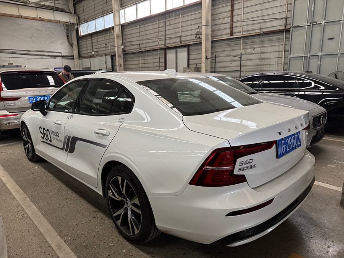 沃爾沃 S60L  2024款 B5 智雅運(yùn)動版圖片