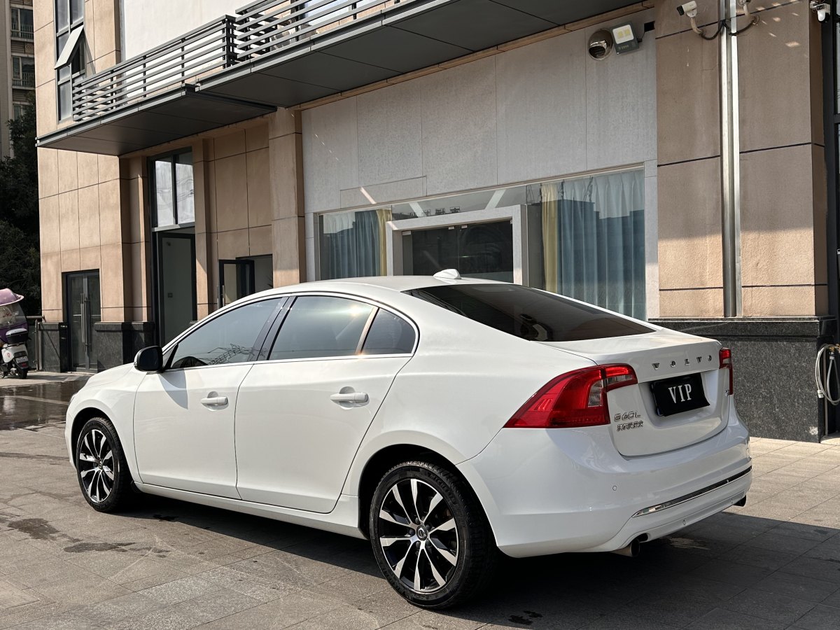 沃爾沃 S60  2014款 2.0T T5 個性運動版(改款)圖片