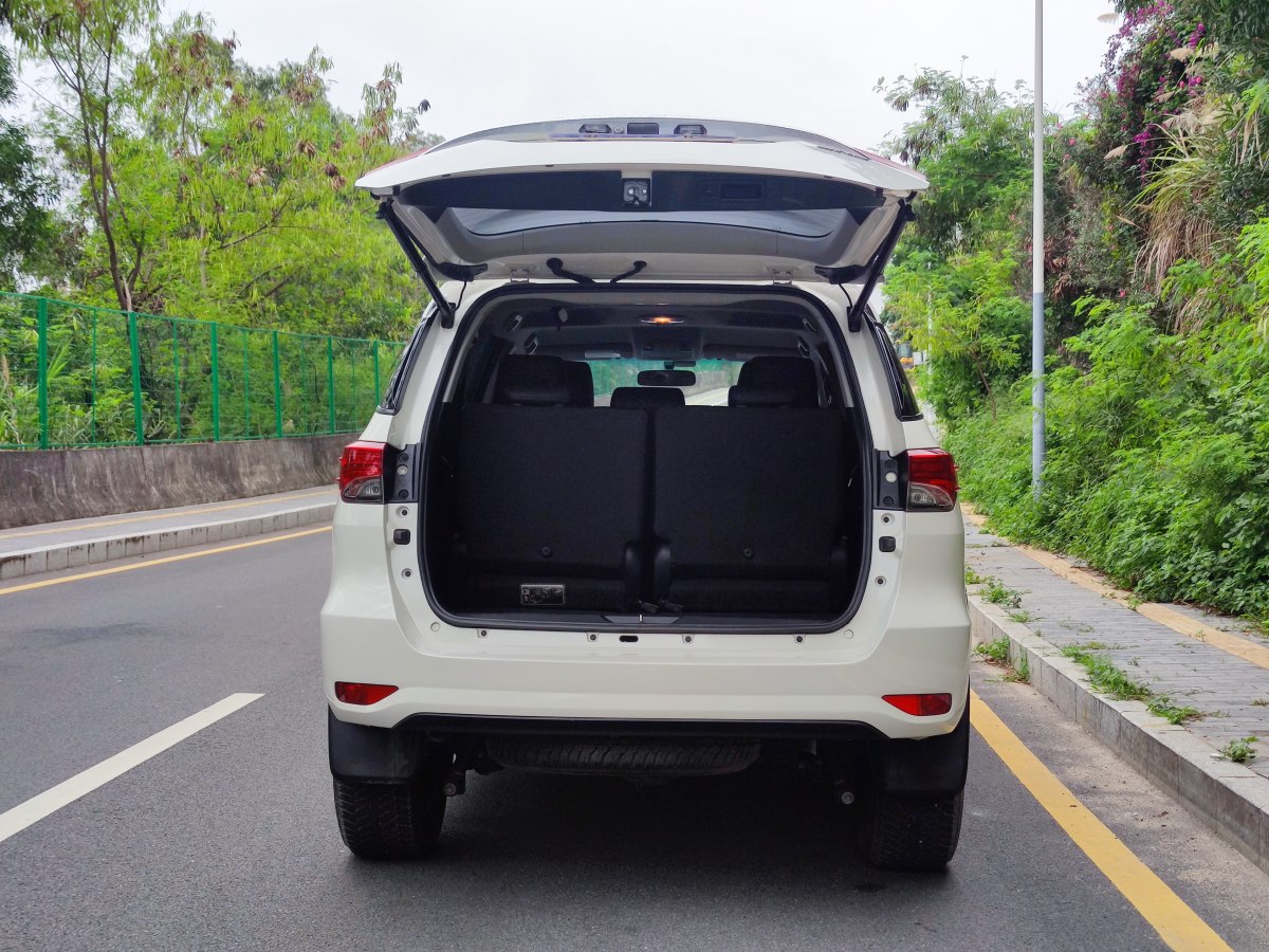 丰田 fortuner 2016款 2.7l 中东版图片